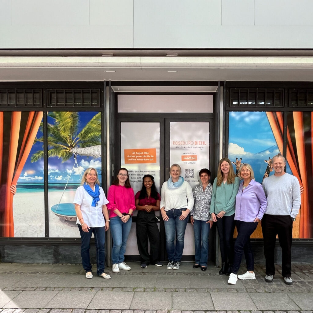 Schaufenster-Gestaltung des Kieler Reiselofts im Rahmen des Umbaus mit dem Kieler Biehl-Team