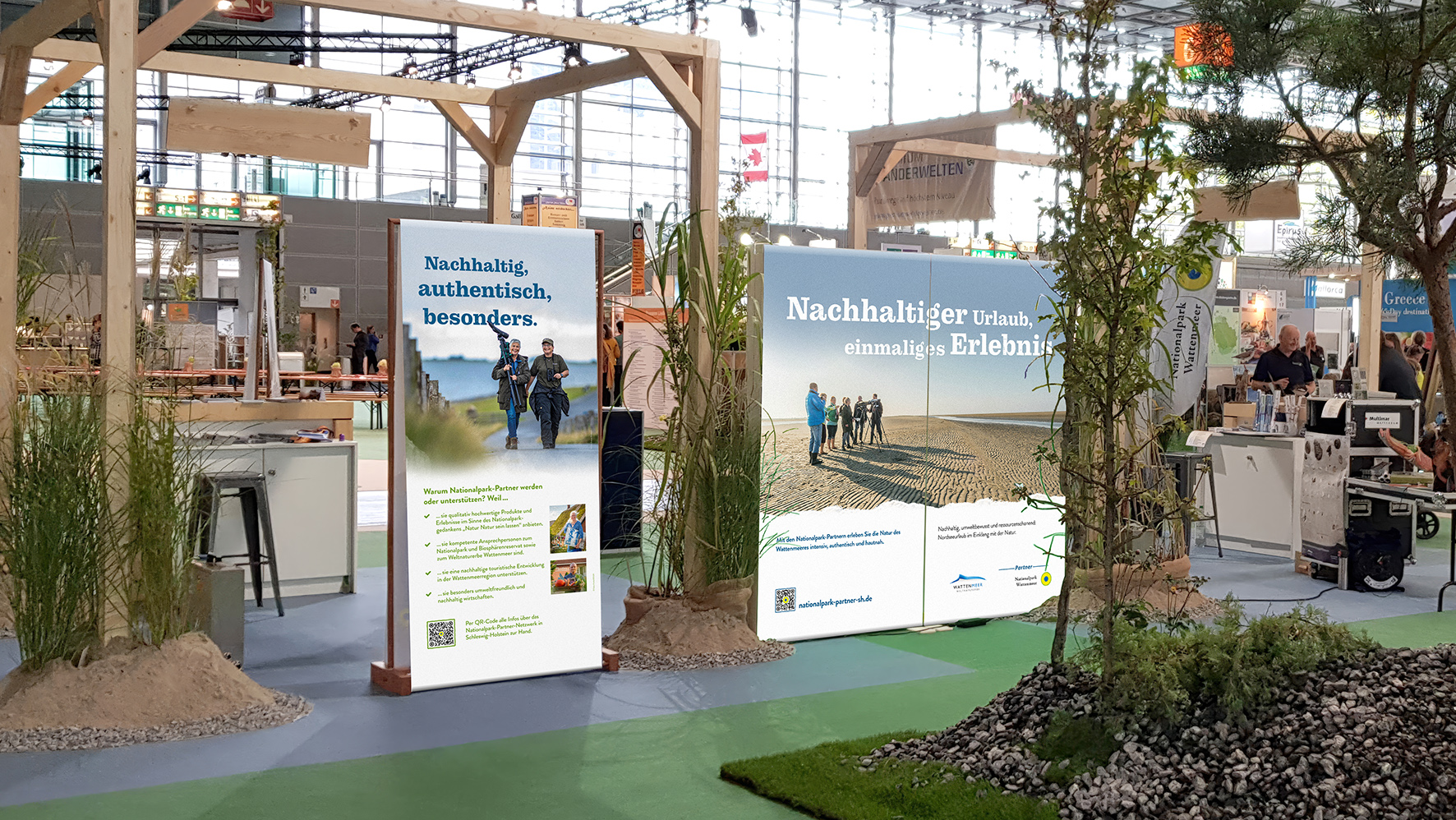 Infostand der Nationalpark-Partner - Woody-Displays